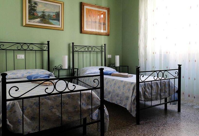 اتاق استاندارد سه نفره, Guesthouse Stazione Pisa Centro