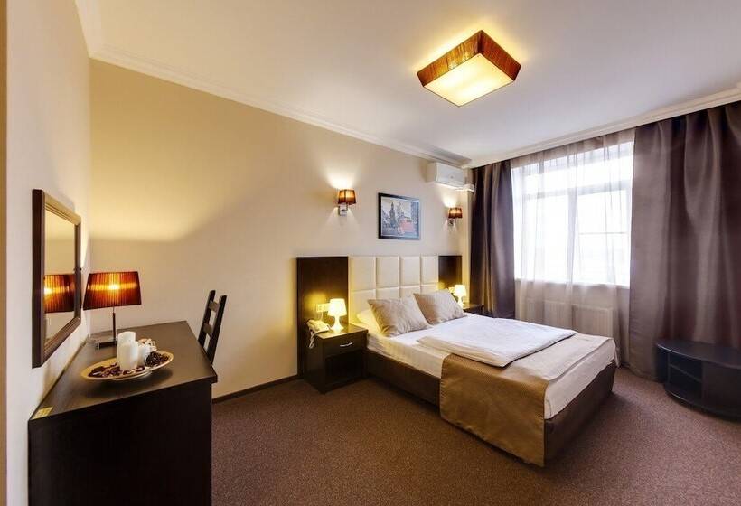 חדר קומפורט, Marton Stachki