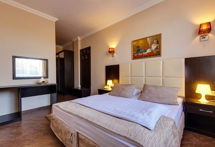 חדר קומפורט, Marton Stachki