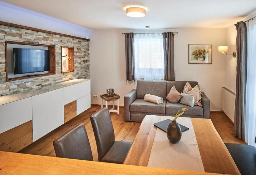 شقة غرفة واحدة, Rainerhof