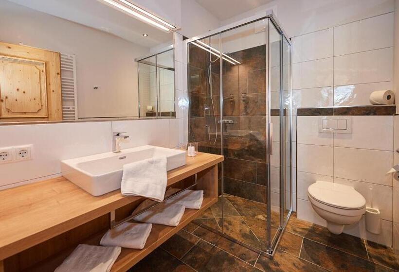 شقة 3 غرف, Rainerhof