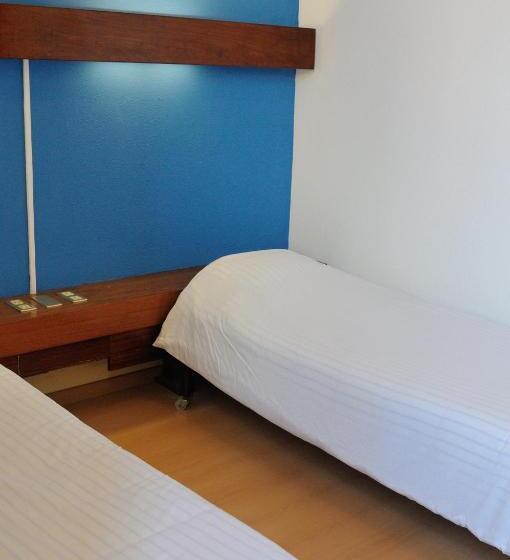 标准三人间, Residencial Moderna