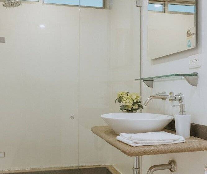 패밀리 룸, Travelers Orange Suites