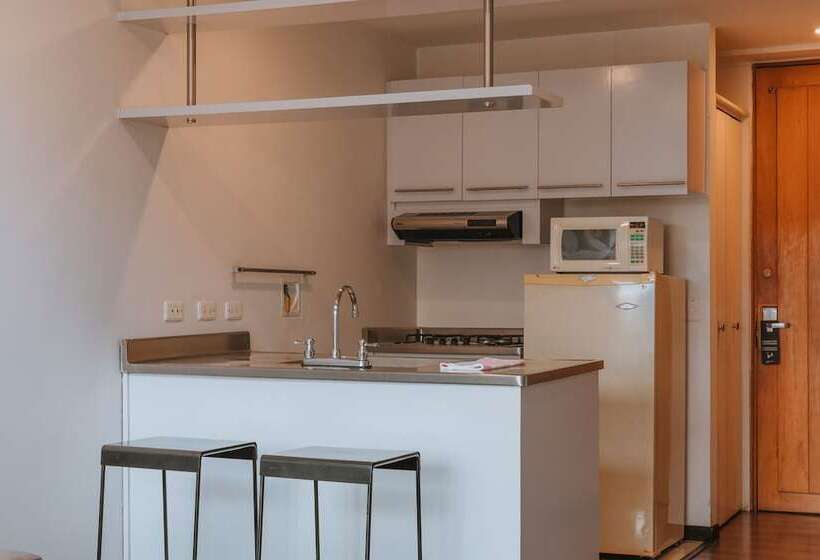 Семейный Номер, Travelers Orange Suites