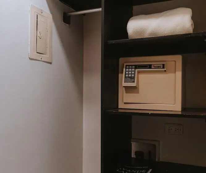 スタンダードルーム, Travelers Orange Suites