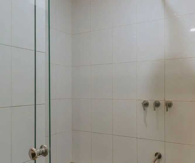 家族用アパートメント, Travelers Orange Suites