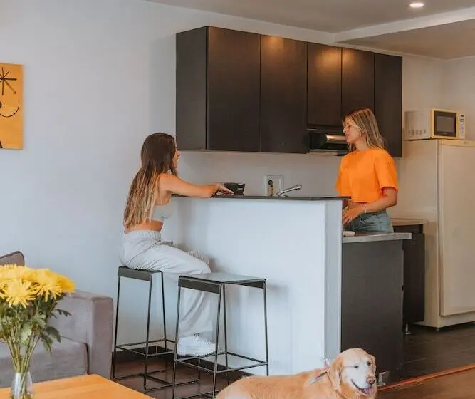 家族用アパートメント, Travelers Orange Suites