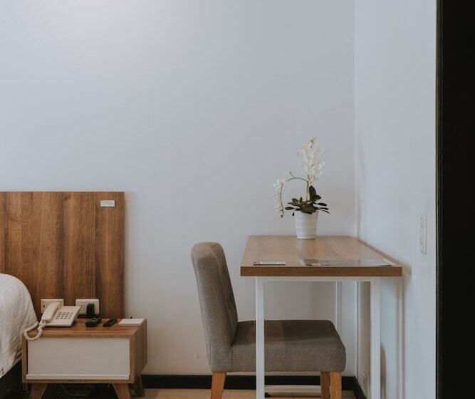 Номер Superior, Travelers Orange Suites