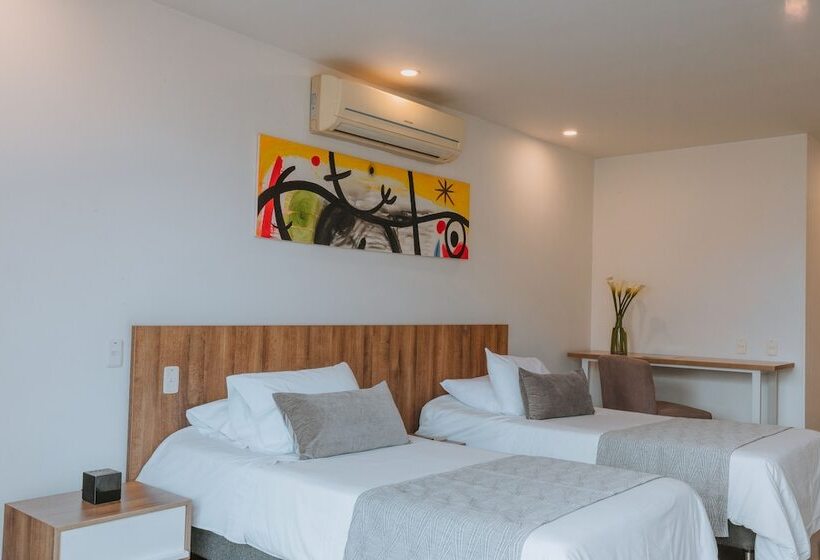 Семейные Апартаменты, Travelers Orange Suites