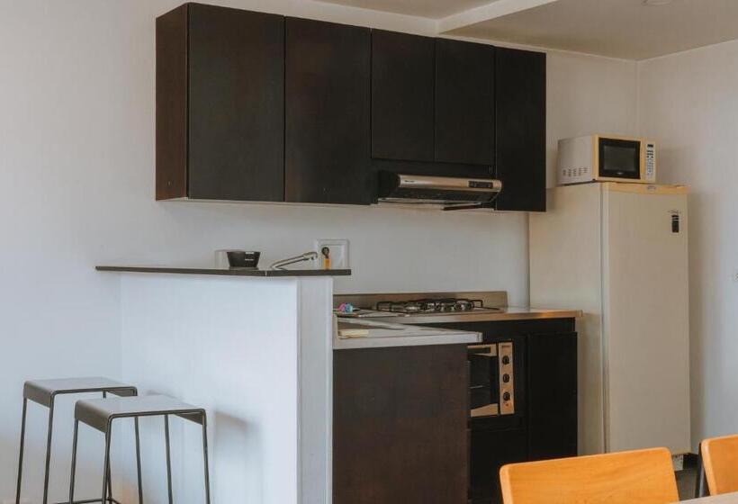 شقة عائلية, Travelers Orange Suites