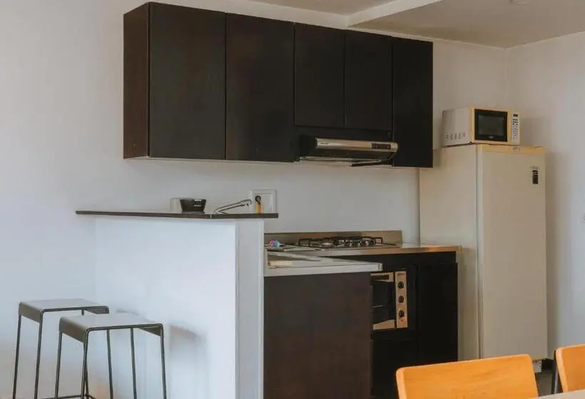 家族用アパートメント, Travelers Orange Suites