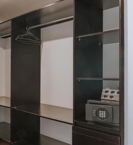 Семейные Апартаменты, Travelers Orange Suites