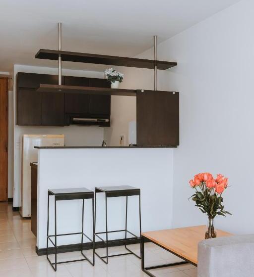 Номер Superior, Travelers Orange Suites