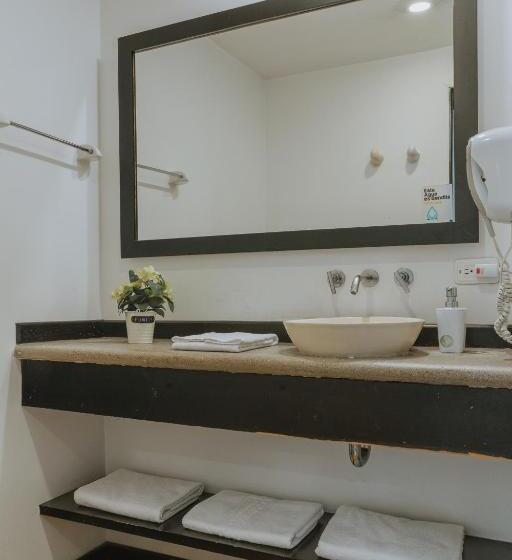 شقة عائلية, Travelers Orange Suites