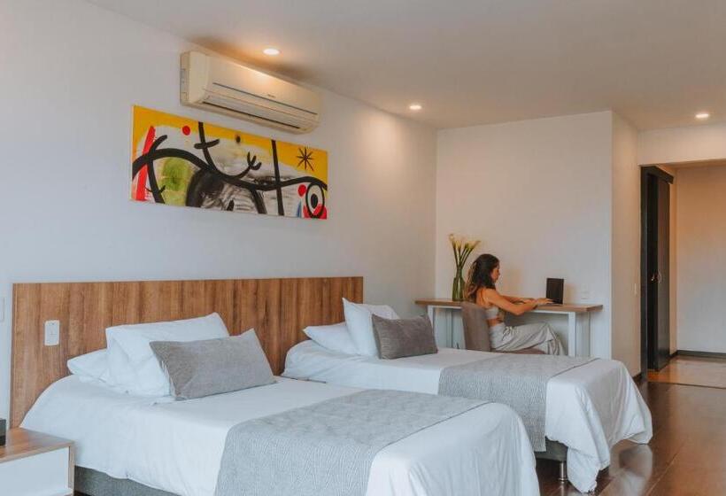패밀리 아파트, Travelers Orange Suites