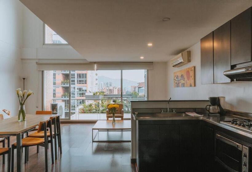 Семейные Апартаменты, Travelers Orange Suites