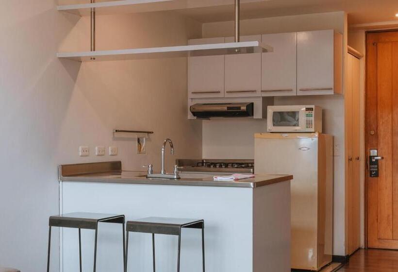 Семейный Номер, Travelers Orange Suites