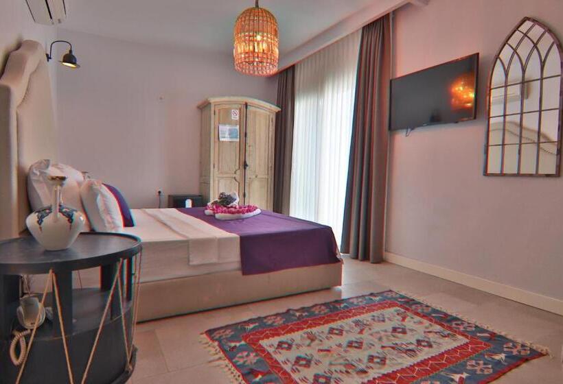 Camera Standard, Alacaat Otel