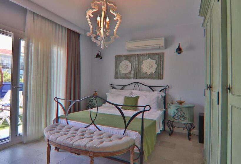 اتاق لوکس, Alacaat Otel