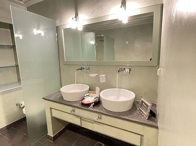 테라스 스위트, Hydrea Exclusive Hospitality