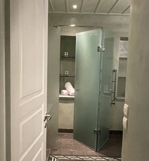 테라스 스위트, Hydrea Exclusive Hospitality