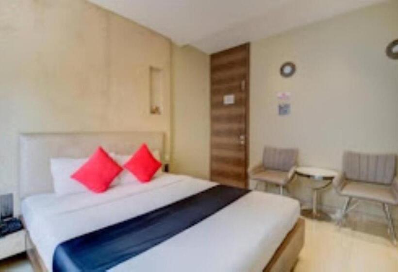 Номер Deluxe, Pratiksha Residency , Nerul
