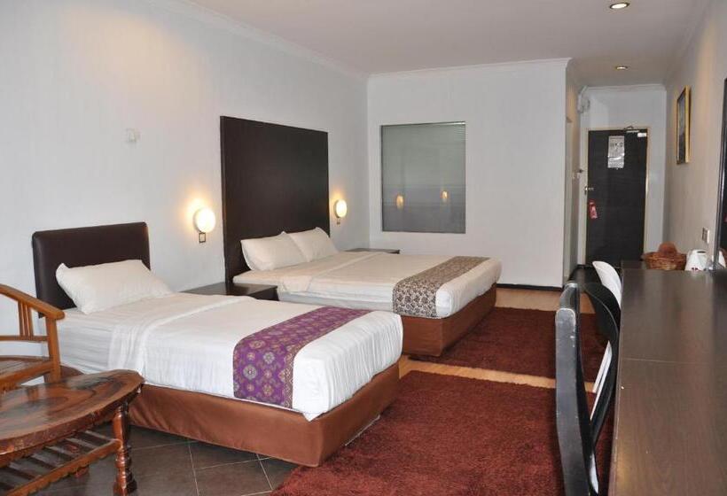 Семейный Номер, Sipadan Inn 1