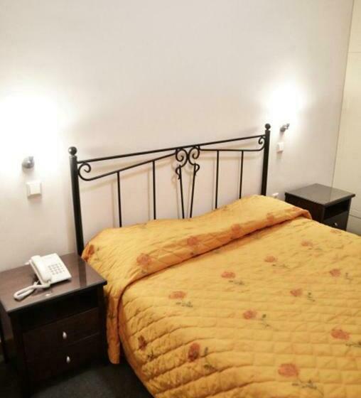 标准三人间, Elatou