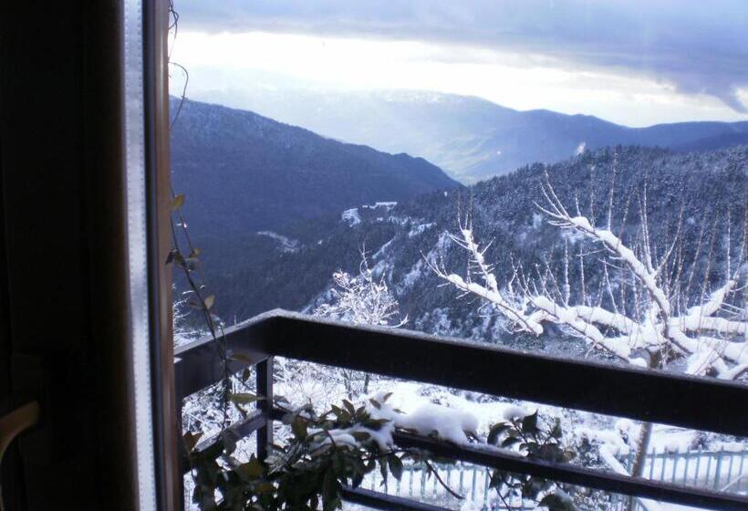 标准三人间, Elatou