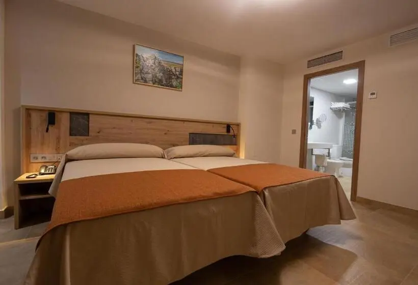 3-Bett-Standardzimmer, Hostal Las Grullas