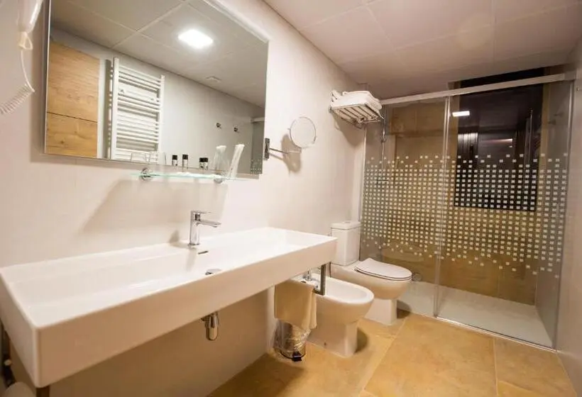 3-Bett-Standardzimmer, Hostal Las Grullas