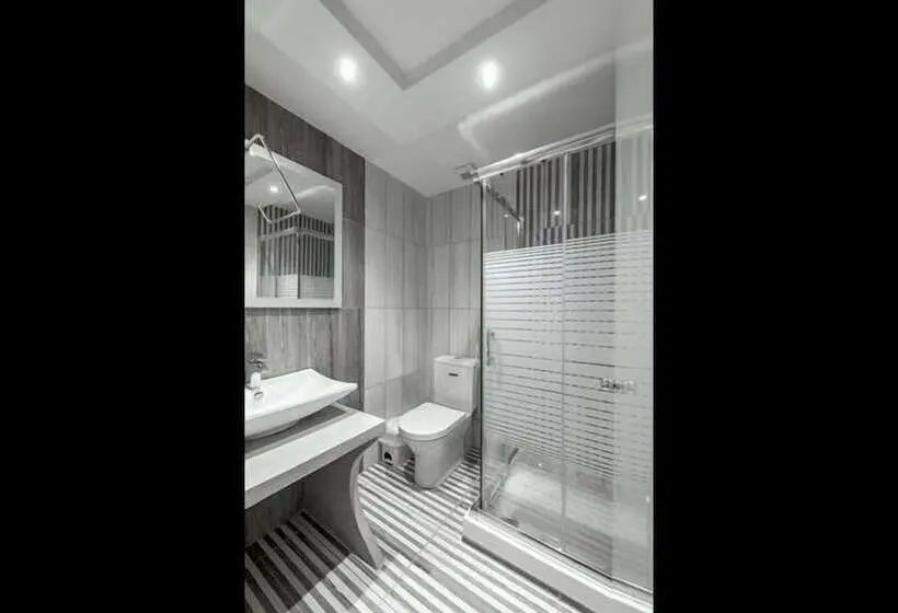 Chambre Triple Supérieure, Pirofani