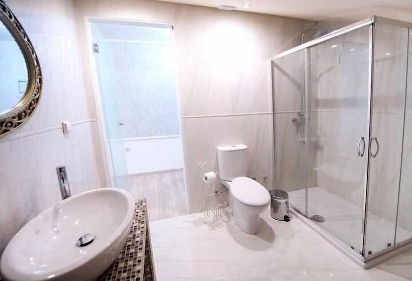 수피리어 스위트, Pirofani