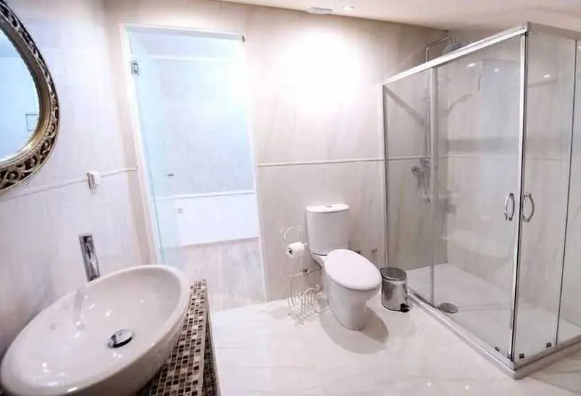Suite Supérieure, Pirofani