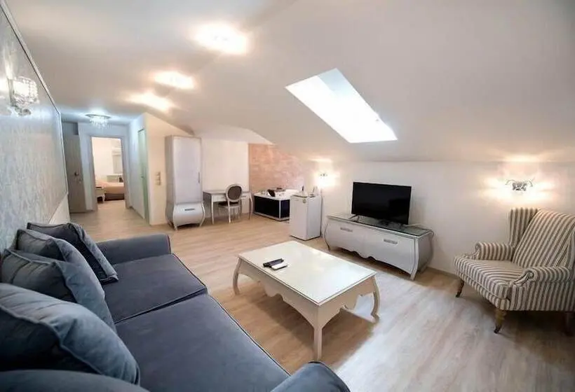 Suite Supérieure, Pirofani