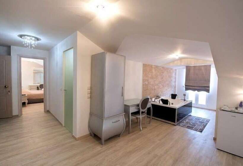 수피리어 스위트, Pirofani