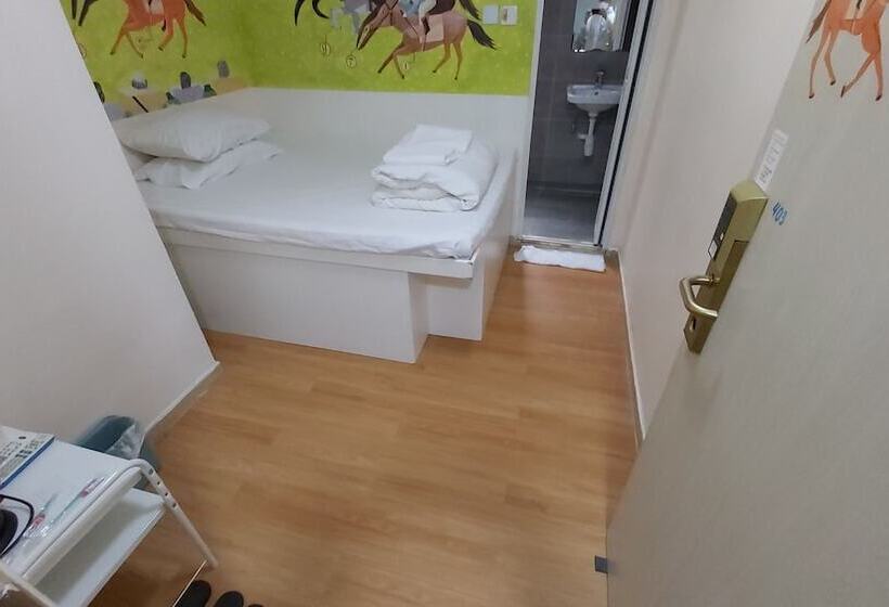 اتاق استاندارد, Eloginn Fest @ Lucky House