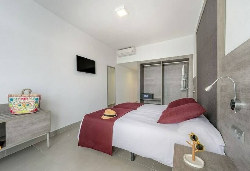 اتاق سوپریور با چشمانداز دریا, Vibra Riviera