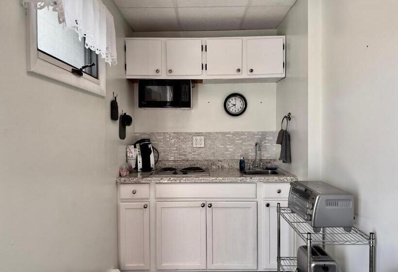 Family Suite, Colonial Valley Motel