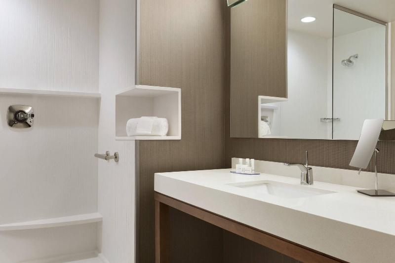 キングサイズベッドのスタンダードルーム, Courtyard By Marriott St Paul Woodbury