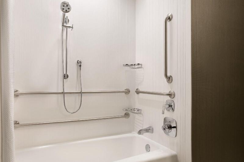 キングサイズベッドのスタンダードルーム, Courtyard By Marriott St Paul Woodbury