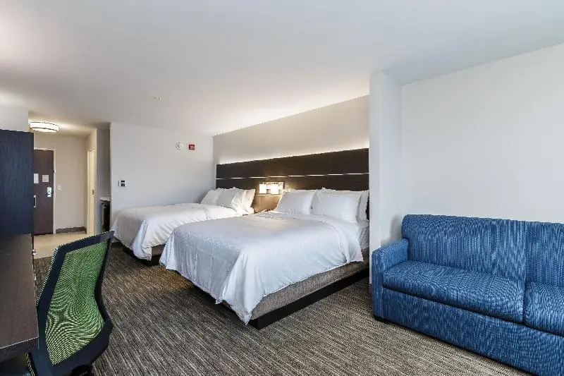スイート, Holiday Inn Express & Suites South Bend Casino, An Ihg