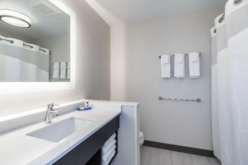 スイート, Holiday Inn Express & Suites South Bend Casino, An Ihg