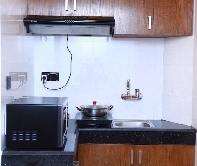 سوئیت رویال, Marino Royal