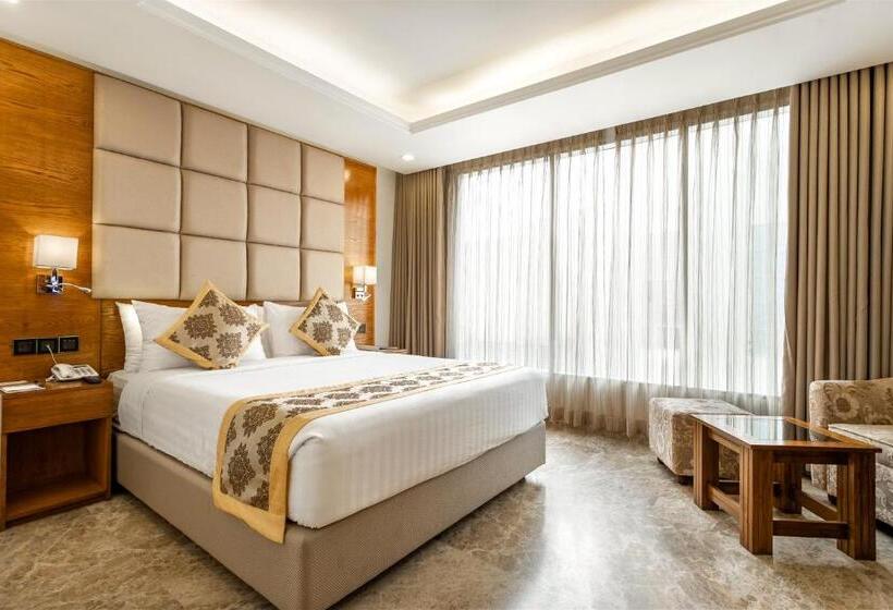 اتاق لوکس با تخت بزرگ, Marino Royal