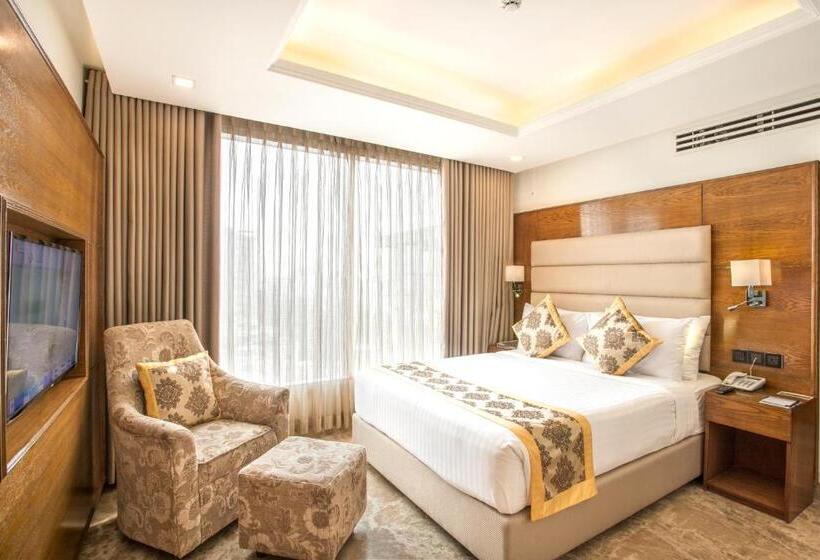 اتاق لوکس با تخت بزرگ, Marino Royal