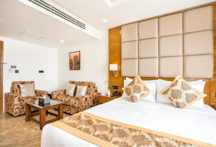 سوییت اجرایی, Marino Royal