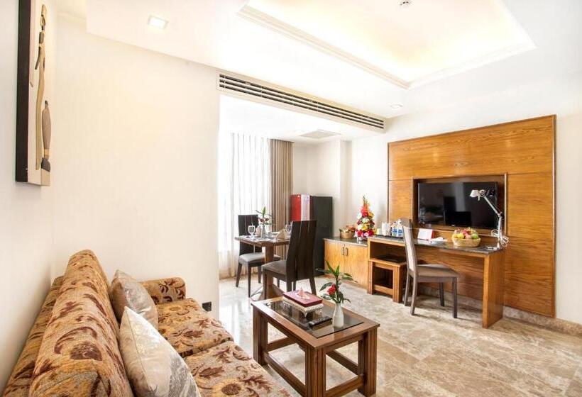 سوئیت رویال, Marino Royal