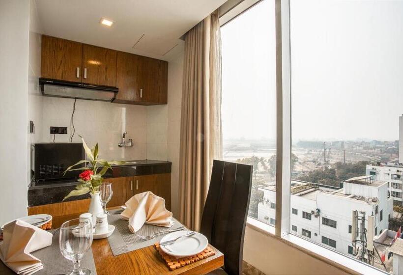 سوئیت رویال, Marino Royal