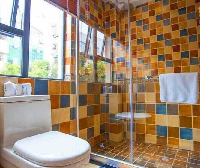 اتاق استاندارد سه نفره, Memory Inn Guilin Central